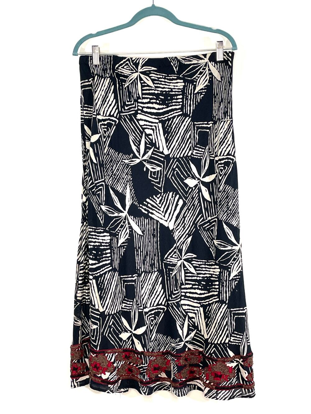 Chico’s Black White Floral Midi Pullon Skirt Beaded Hem Size 2 US 12